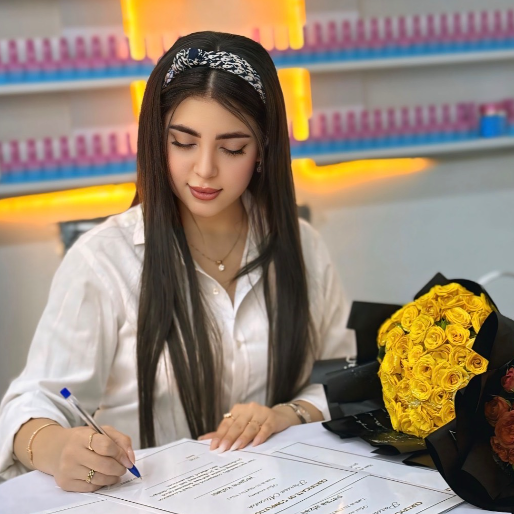 آموزش کاشت ناخن پریسا علیزادهدر